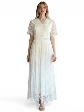 Vintage Style White Lace Maxi dress
Boho Prairie Bridal Cottagecore Small